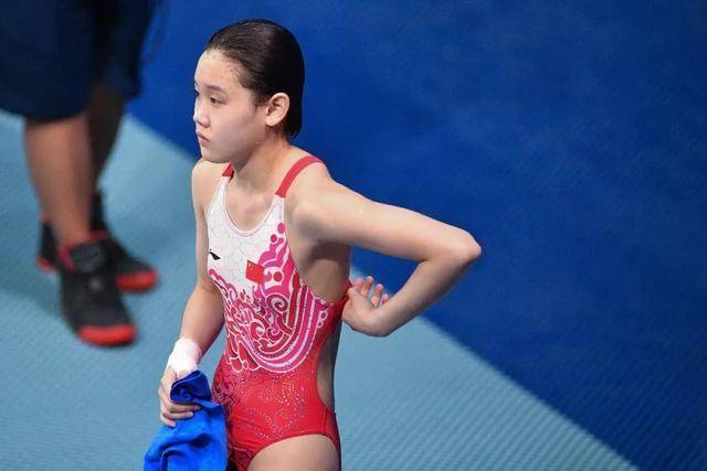 女孩走上10米跳台CQ9电子游戏平台(图17)