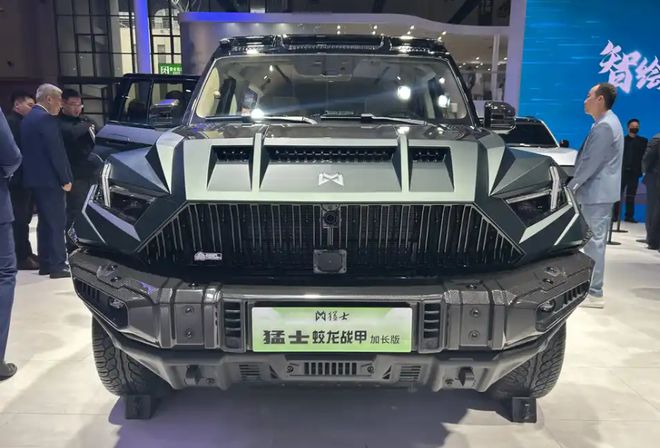 加长版亮相上海车展！全球限量 199 台CQ9电子游戏网站猛士 917 蛟龙战甲(图2)